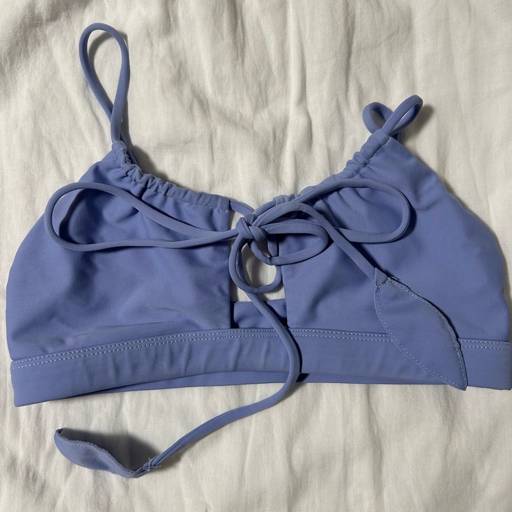 Ube Ari Benoa Top Size M. Barely Worn And In Grea… - image 1